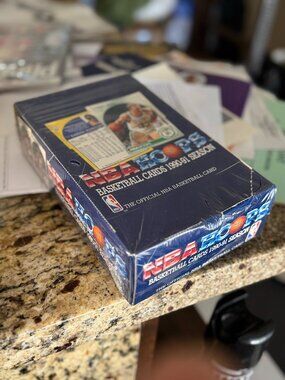 Vintage 19 90–91 NBA hoops basketball cards